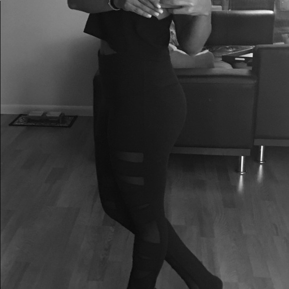 Lululemon Mesh Leggings - Picture 5 of 7